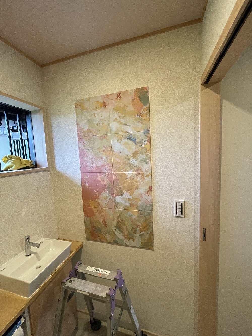 トイレの壁面にエコカラット（デザインパネルキット）を取付けました（白井）