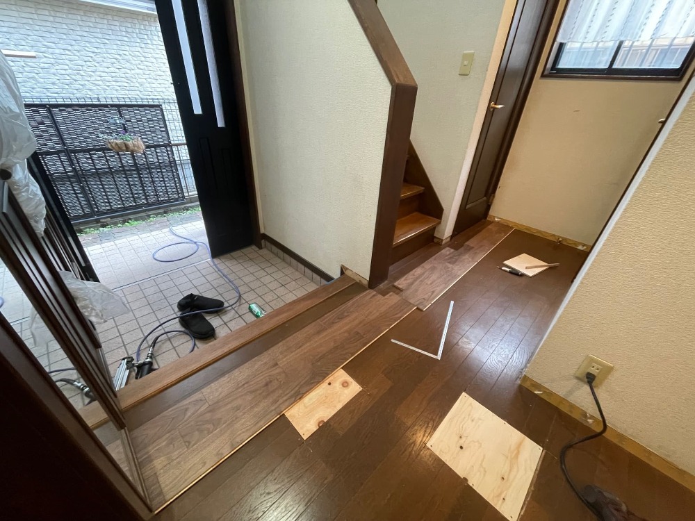 玄関ホール床施工