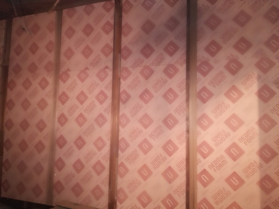 断熱材をビッシリ入れてます