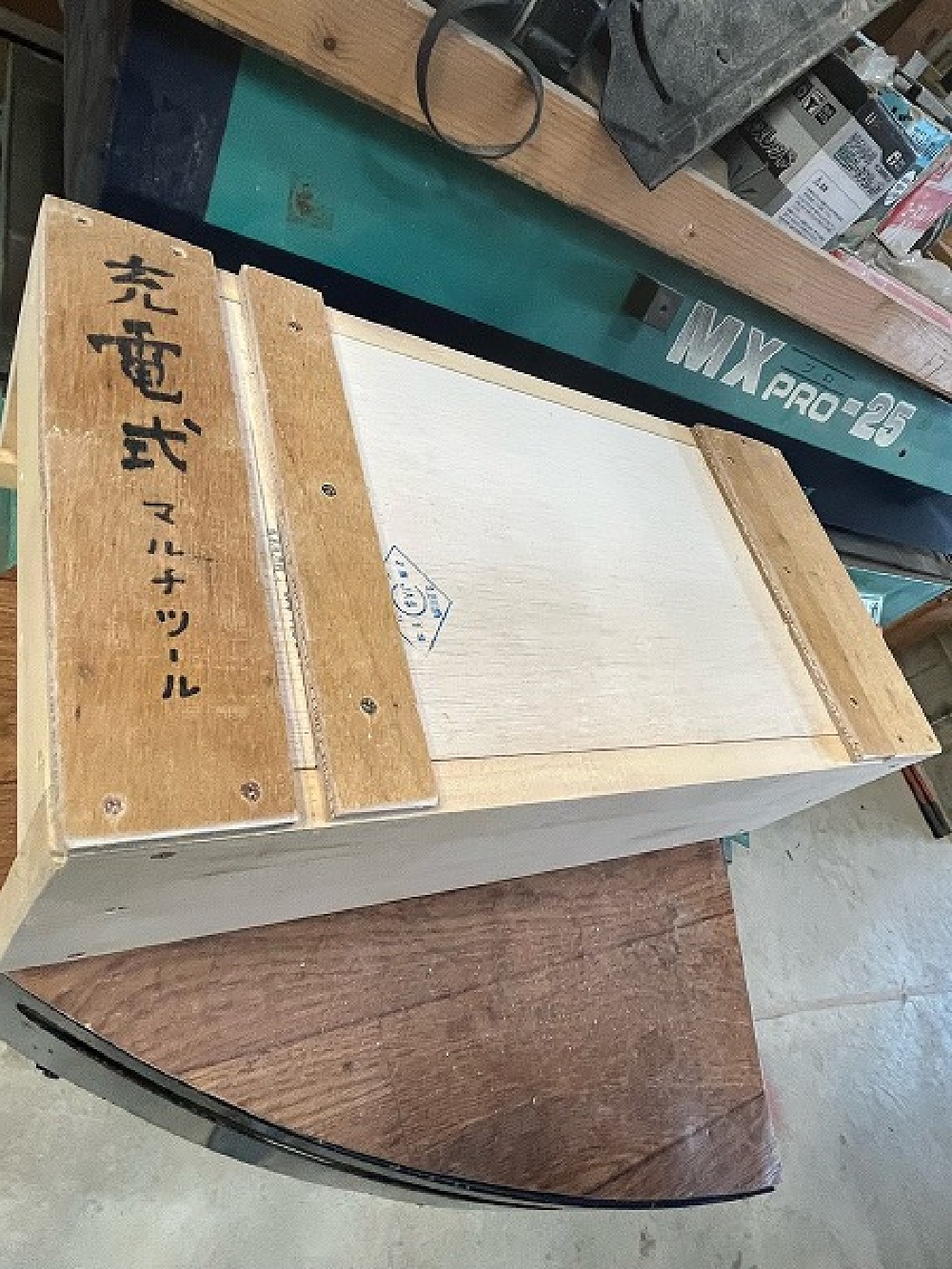 端材を使って初めて道具箱の製作をしました。 西川さんに教えてもらいました。またひとつ学ぶことが出来て良かったです（三浦）