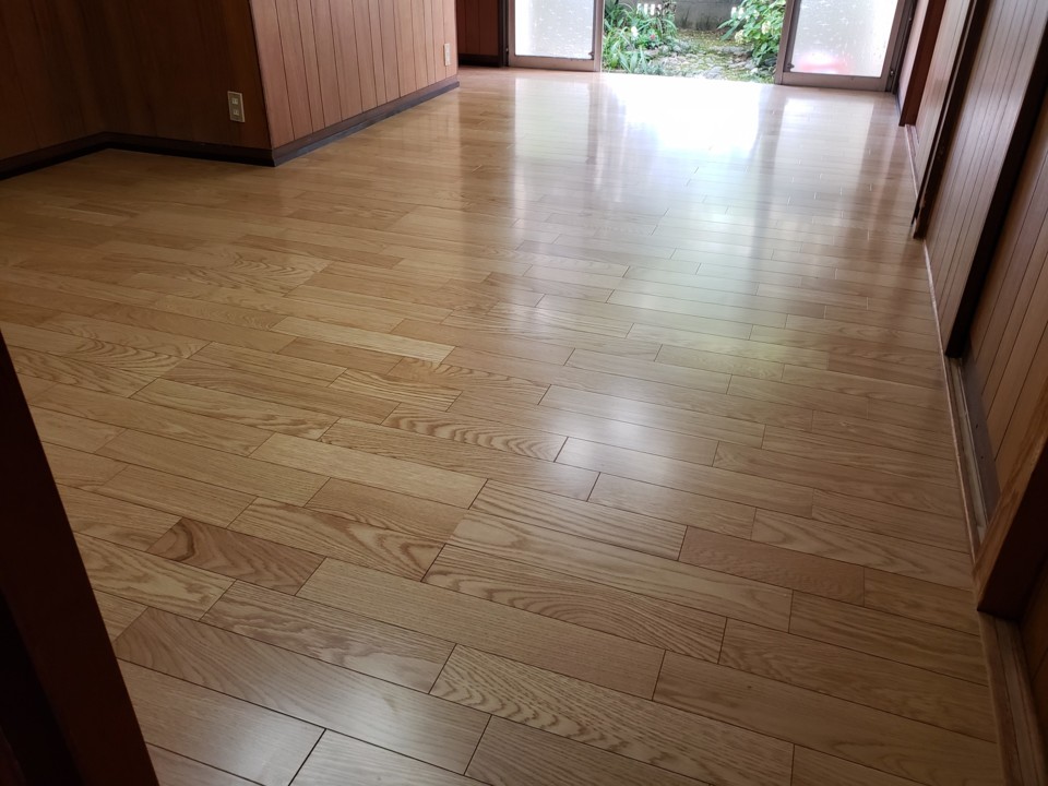 床貼終了しました（E様邸）