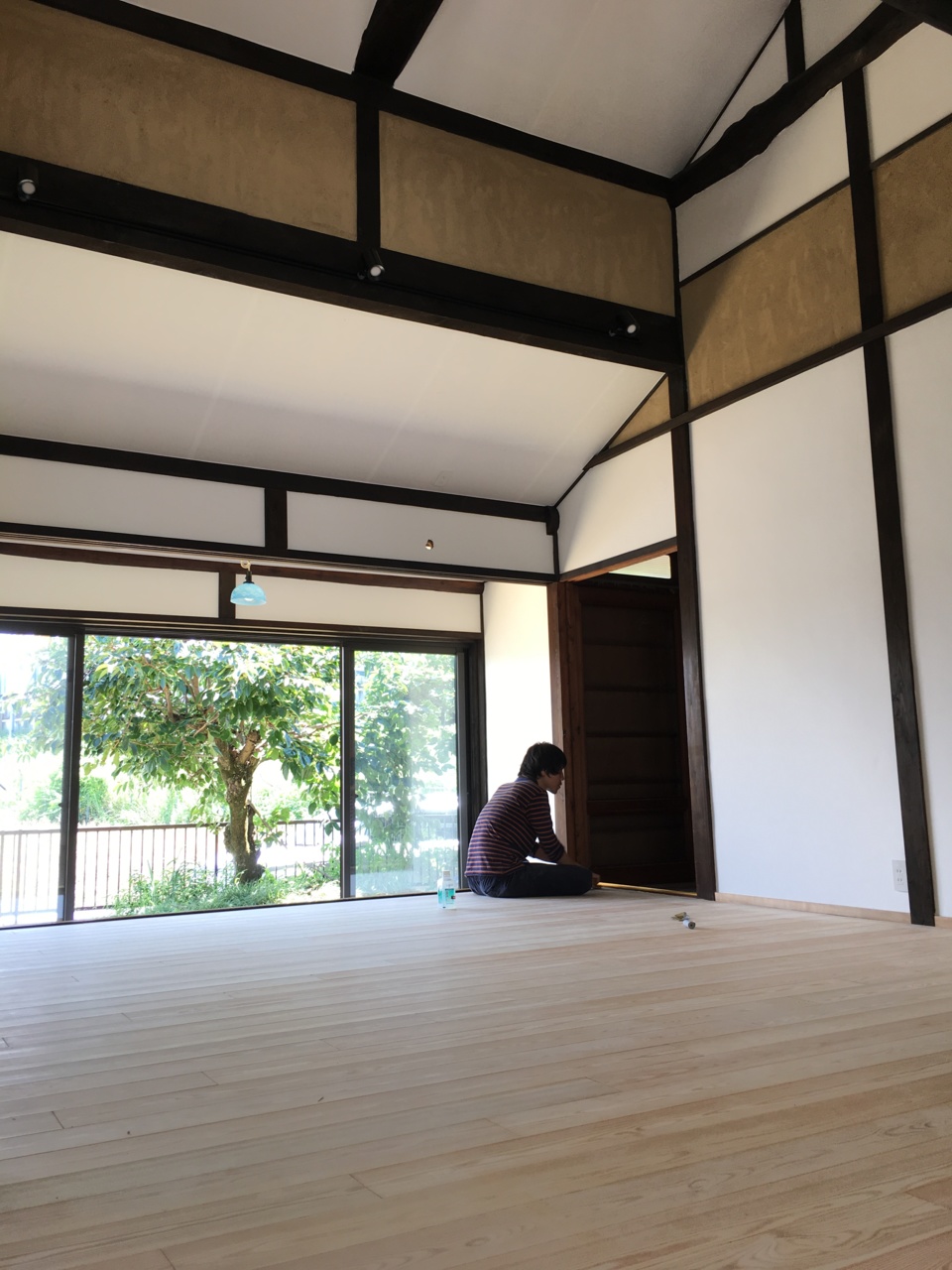 床の焼けを取る、寺やん！