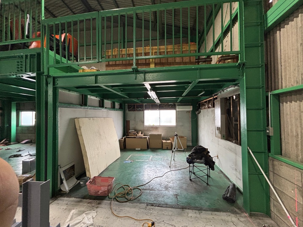 名古屋市｜工場内休憩室サッシ取付施工事例