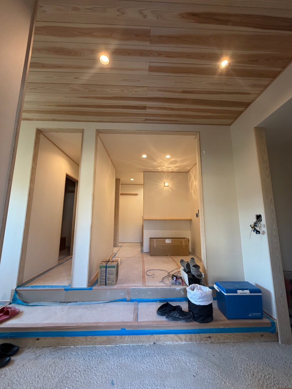  照明器具を取付ています。
