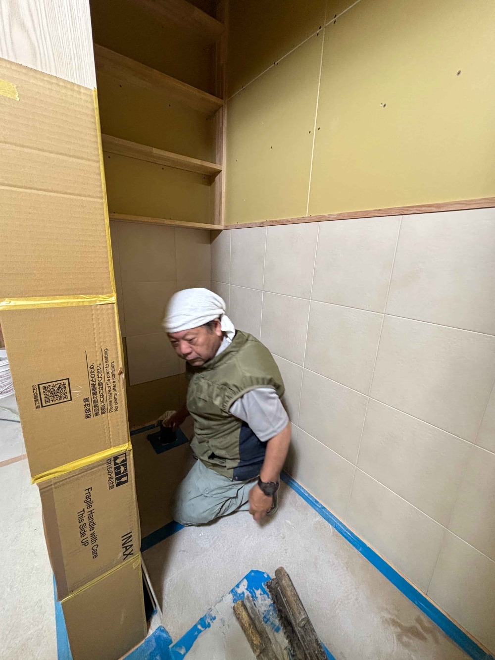 エコカラットを施工中