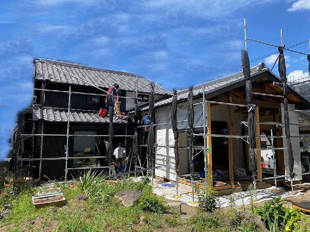 炎天下の中、頑張る板金屋の山口くん