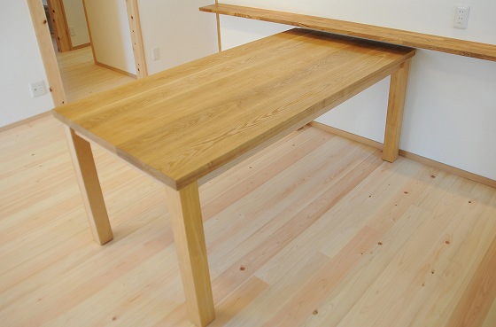 手作りファニチャー　家具・　大きな無垢テーブル