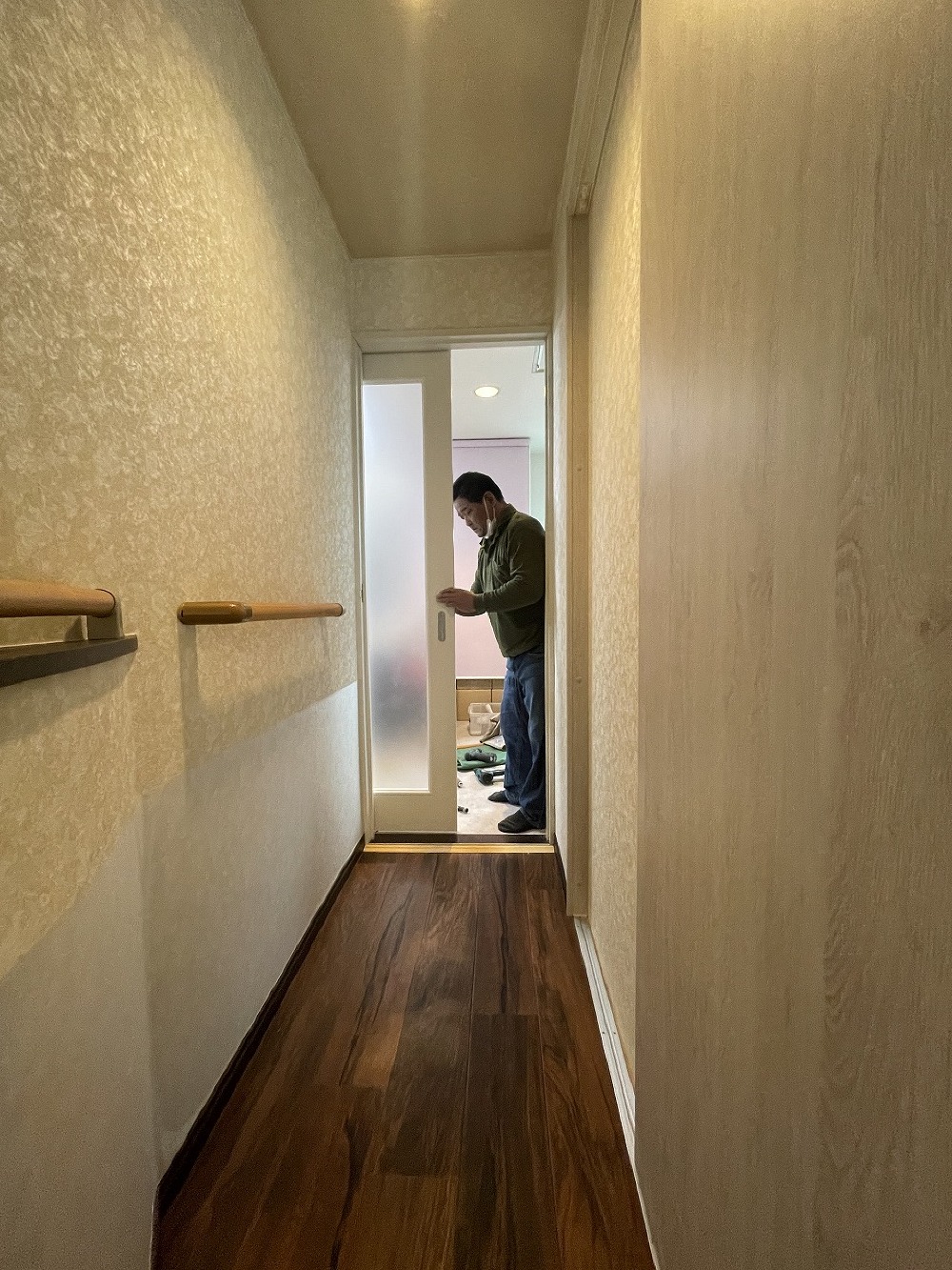 （O様邸）開き戸を引き戸に改修（白井）