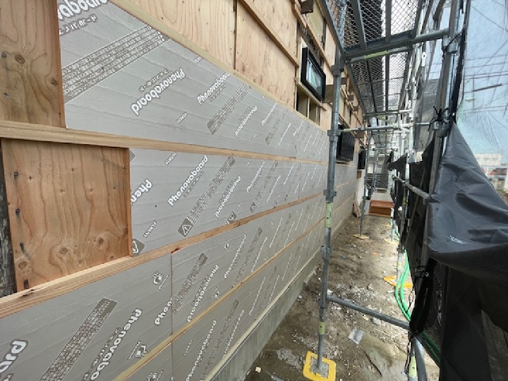 断熱材施工中