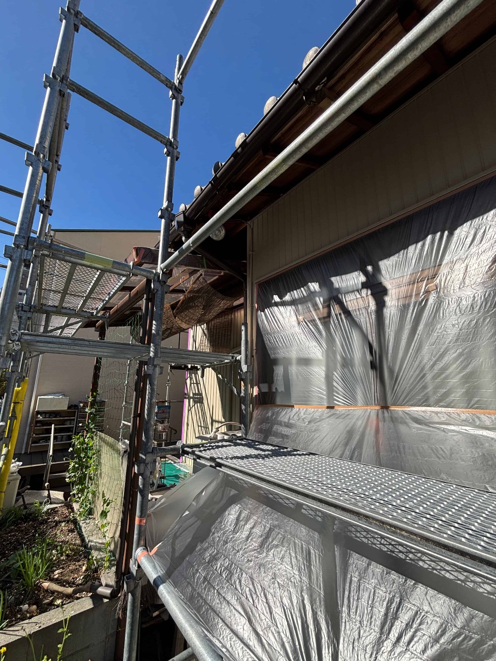 外壁トタン張替え・錆止めを施工