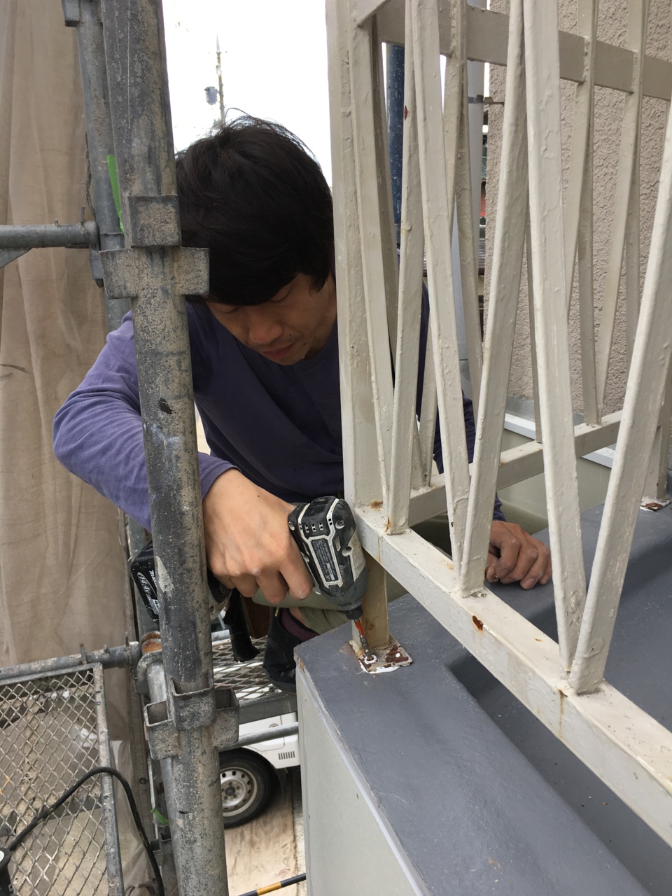 ビス止めする、寺やん！