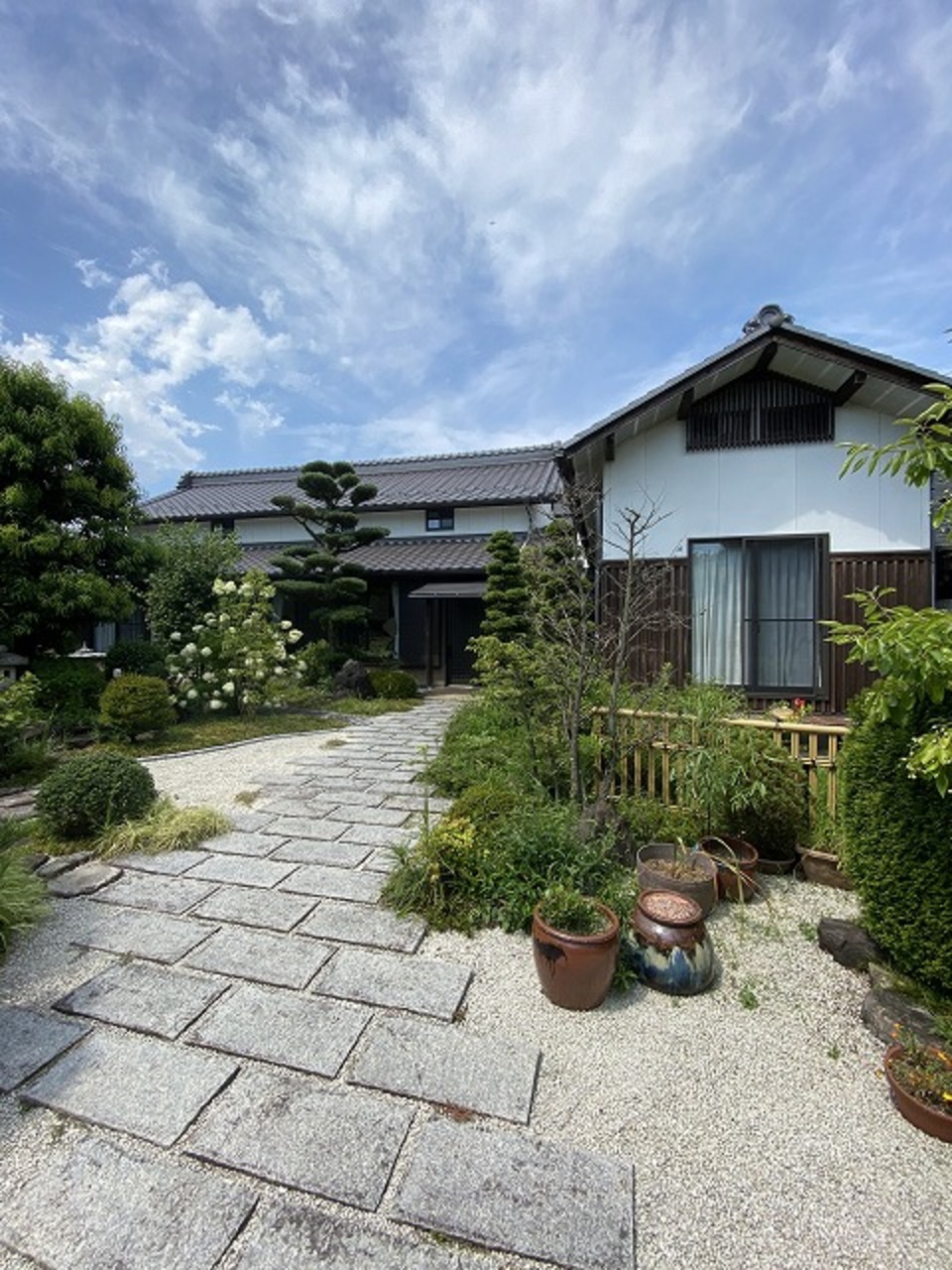 15年前に古民家再生をご依頼いただいたN様邸へお伺いしてきました。 便器取替と内装工事のご依頼です。来週工事をしていきます