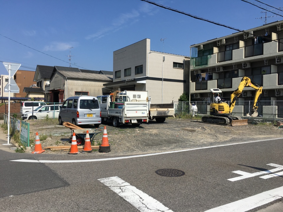 今日から、駐車場の改修工事スタートです！