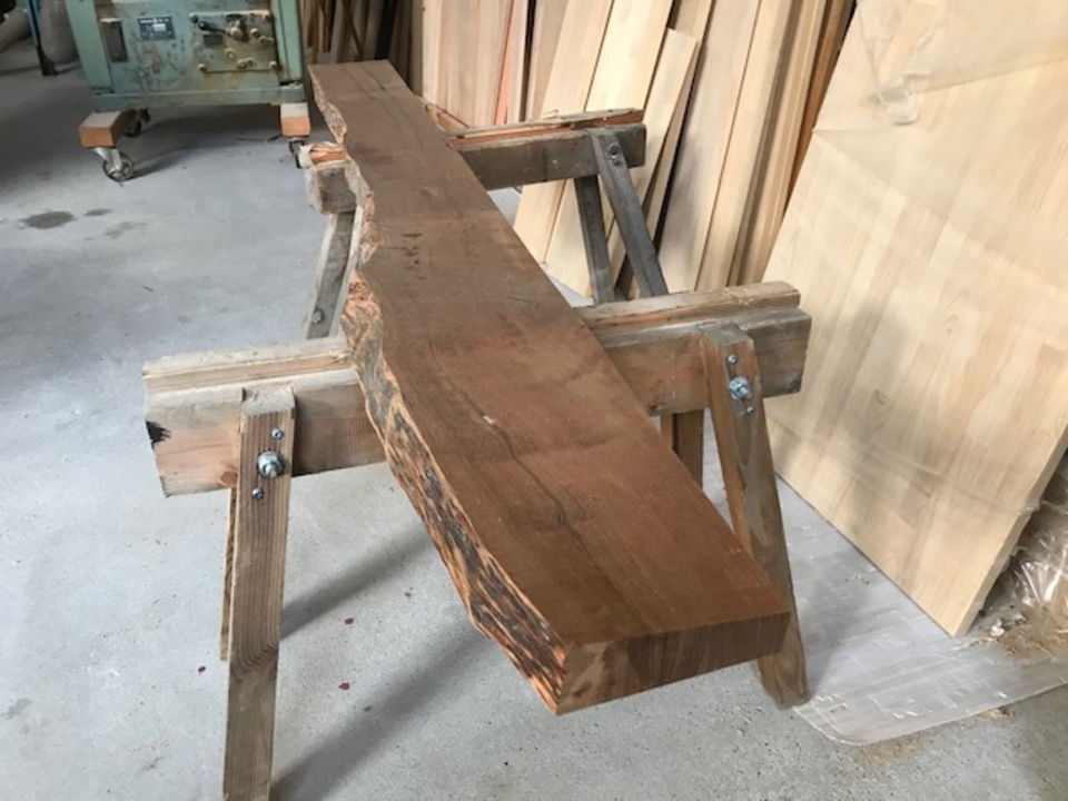 白井です、工場で踏み台を作成中です。after