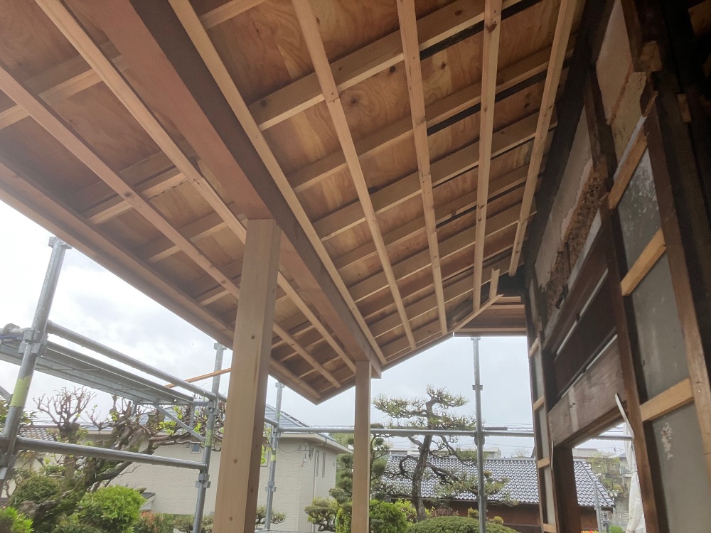 軒天下地を進めています