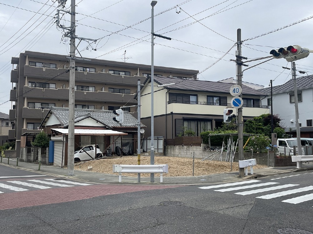 家屋の解体完了です。ブロック塀も 無事に撤去完了しました（白井）
