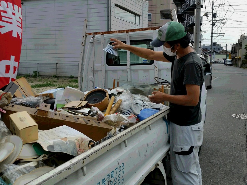 中川です、内部の片付けをしています！