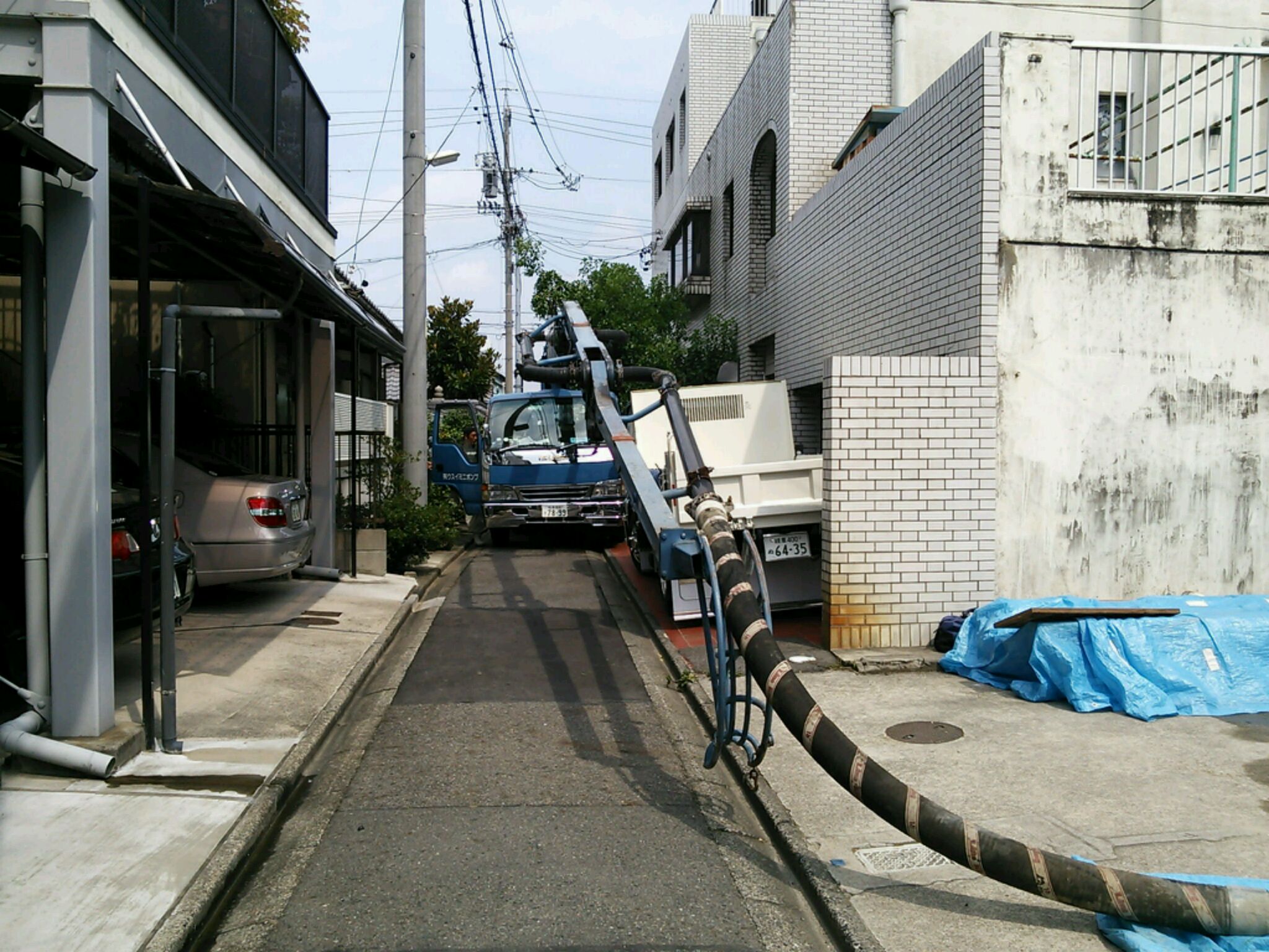 荒木です、コンクリート打ち！ポンプ車登場です。