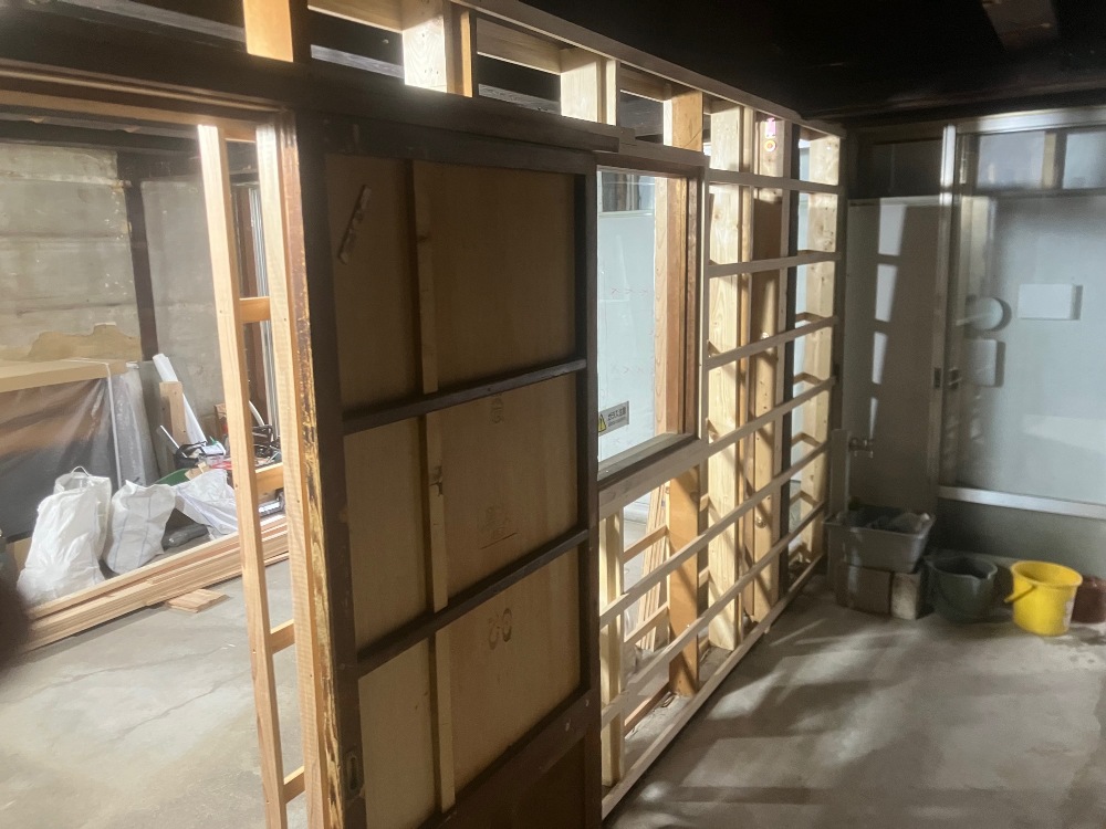 壁下地施工しました