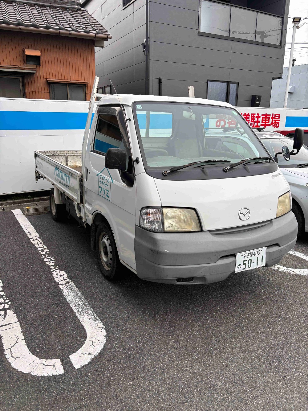 22年間、共に現場を支えてくれたトラックとお別れしました。 解体材や仕上げ材等を黙々と運搬してくれた相棒です 長い間お疲れ様でした（白井）