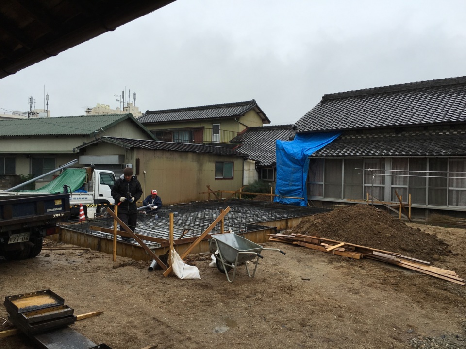 小雨の中、頑張ってくれてます！