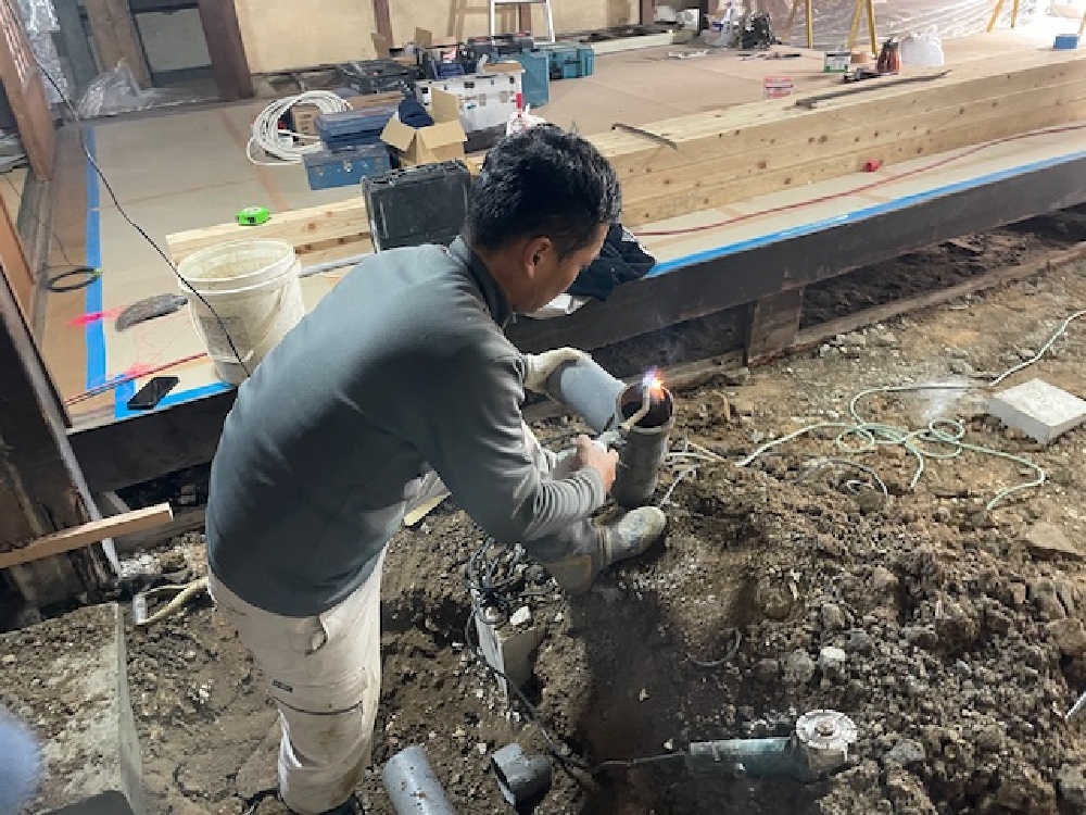 排水配管施工中