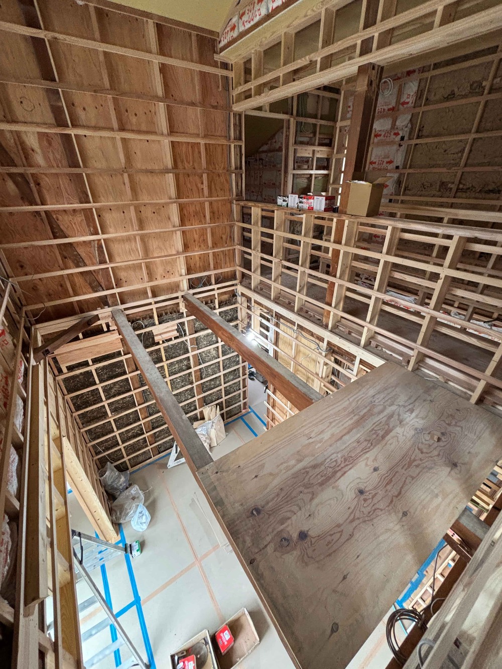 吹抜け部壁下地