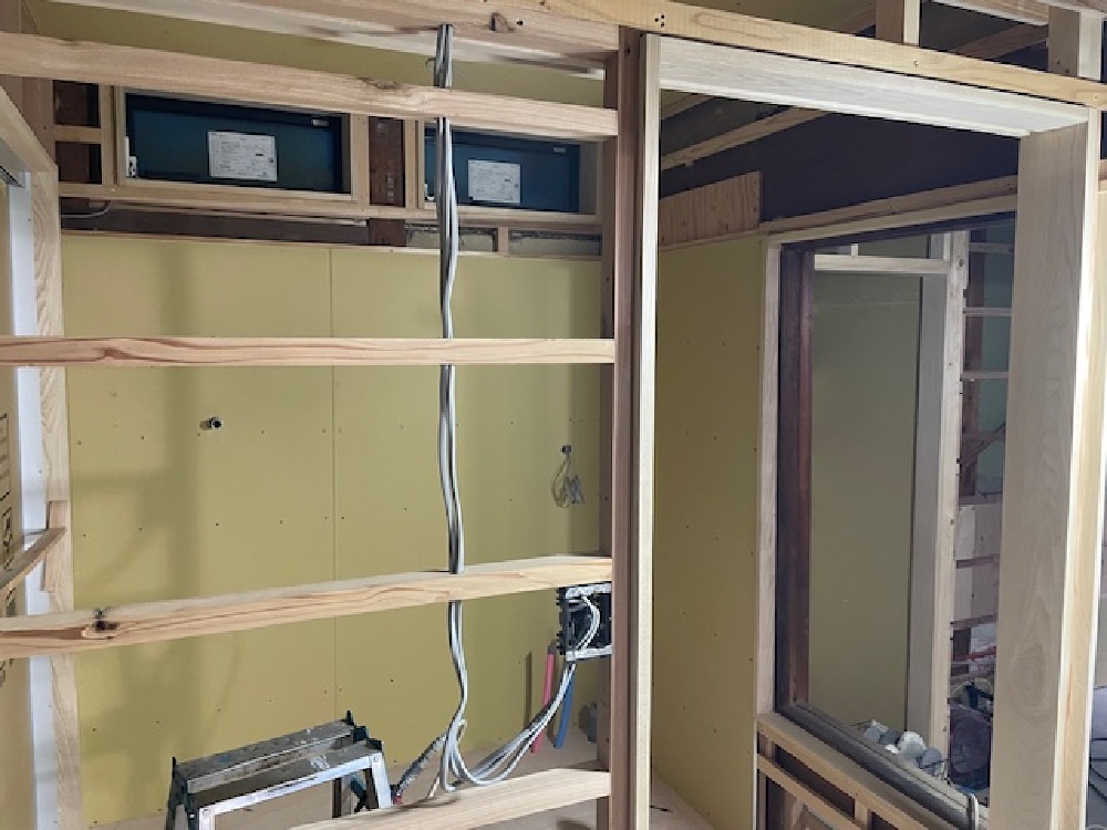 プラスターボード施工中