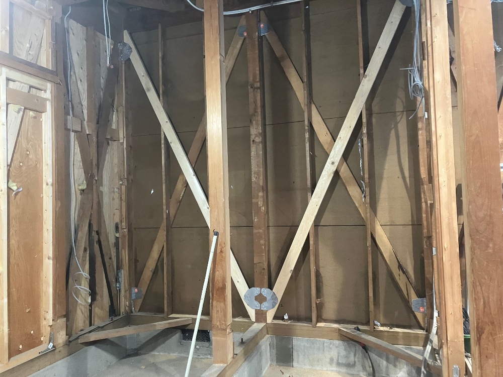 耐震補強を進めています