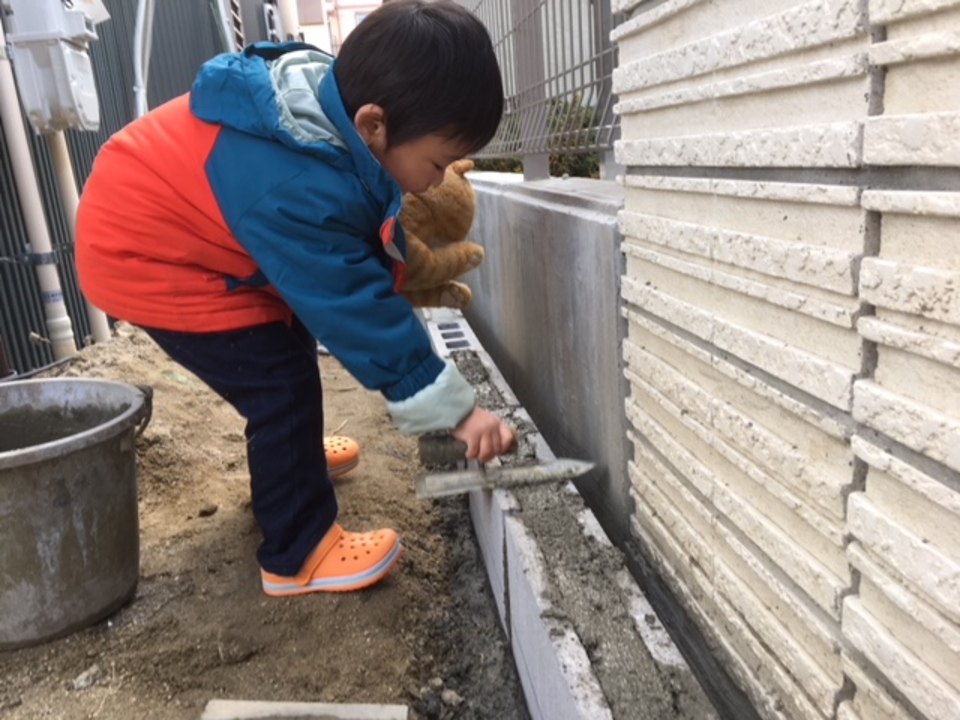 寺西です、見習い左官職人さん修業中です。