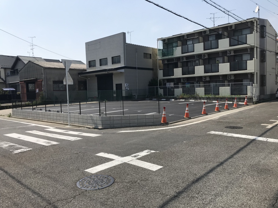 綺麗にアスファルトも敷かれました。