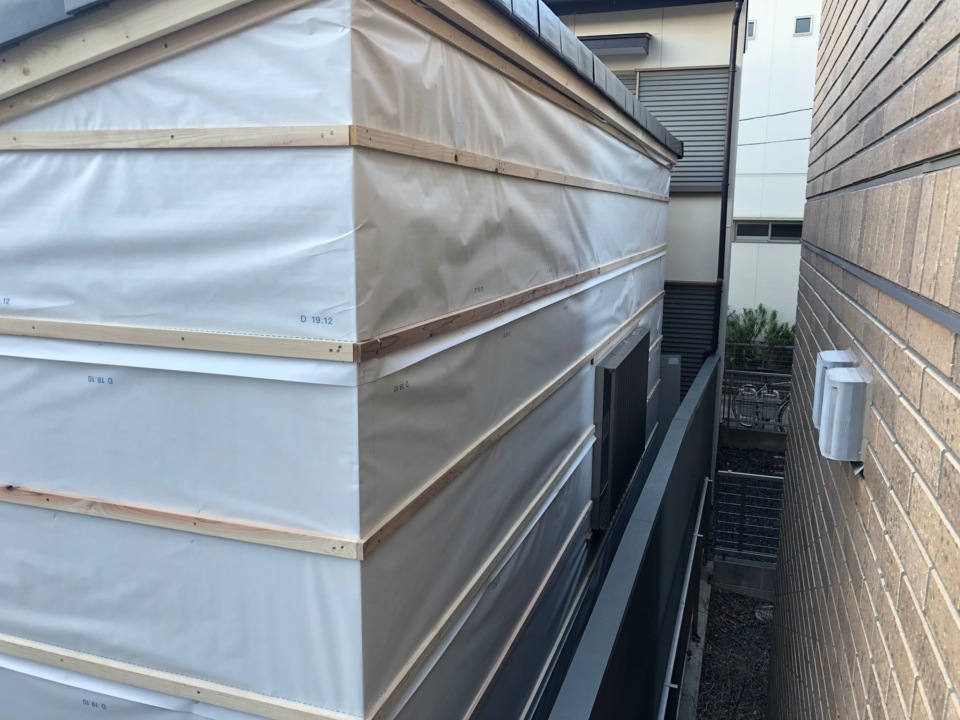 外部下地施工中です