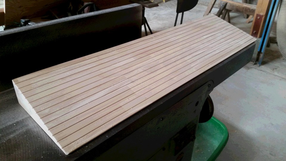 中川です、現場に合わせて斜めにスロープを作ってます。