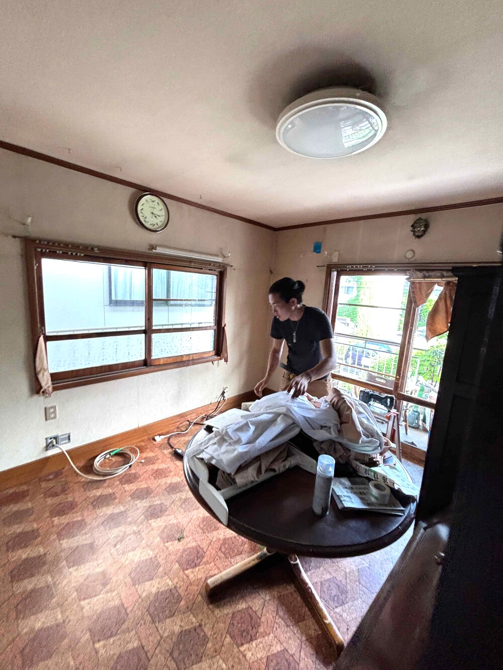  2階部の工事が始まりました。 先ずは荷物移動です