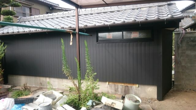 白井です、外部仕上がってきました。いい感じです。