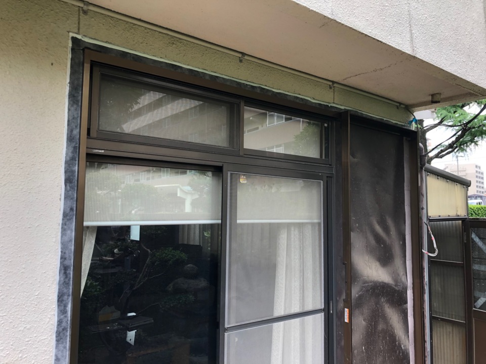 木製の雨戸サッシ枠をアルミに取り替えました