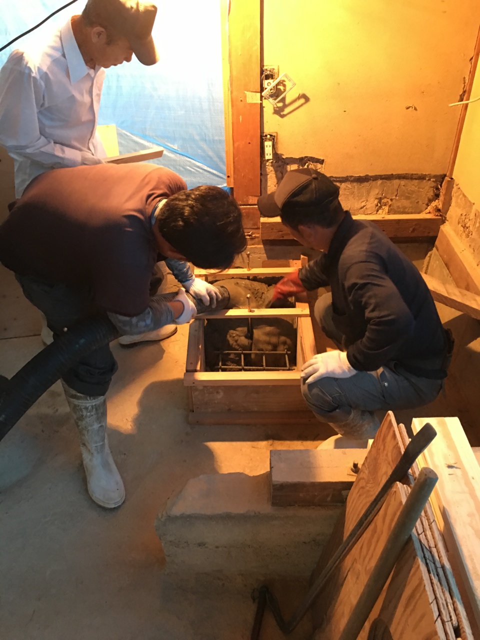 今日は、基礎のコンクリート打ちです。