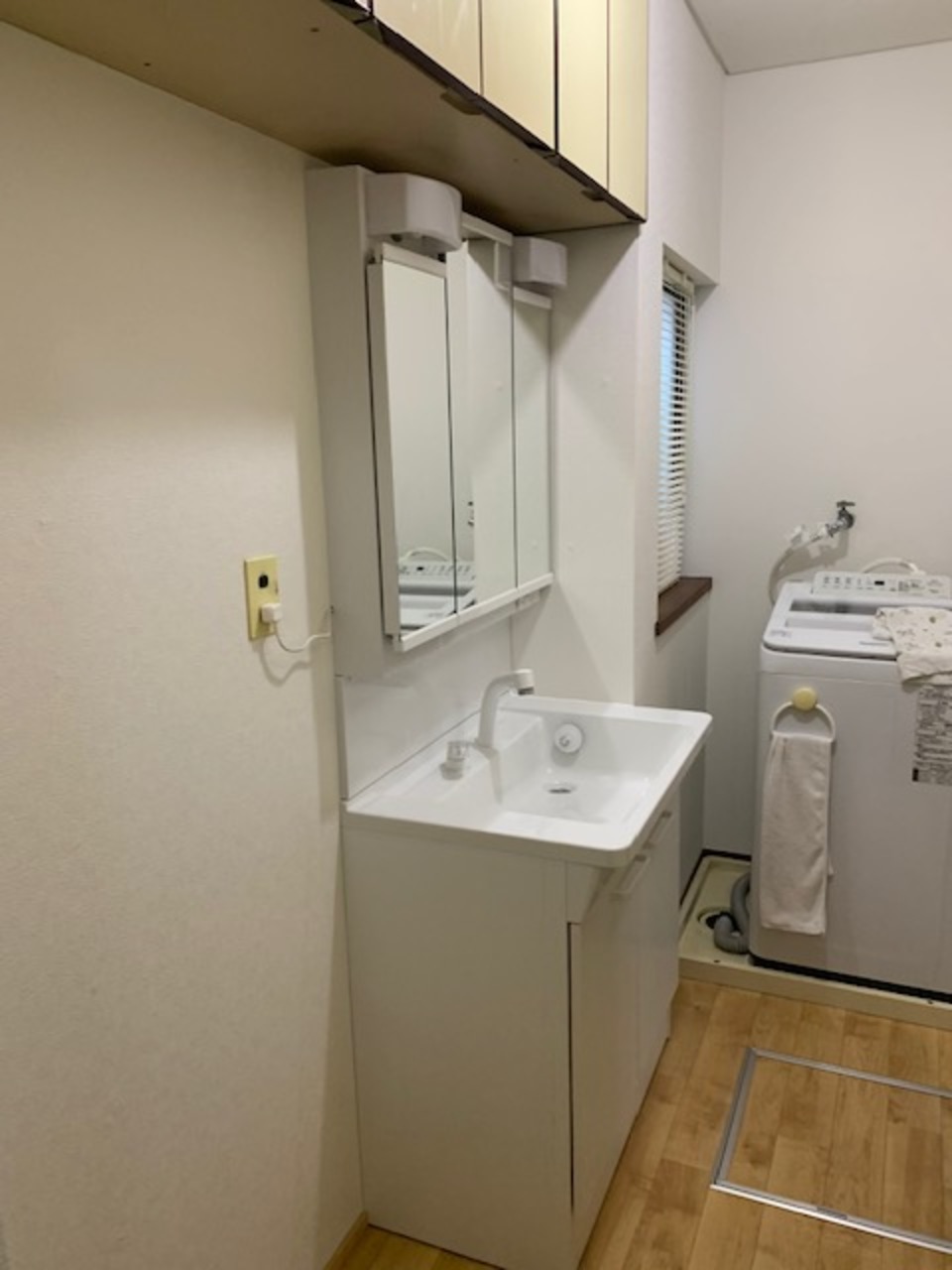 洗面化粧台も付き工事完了です。