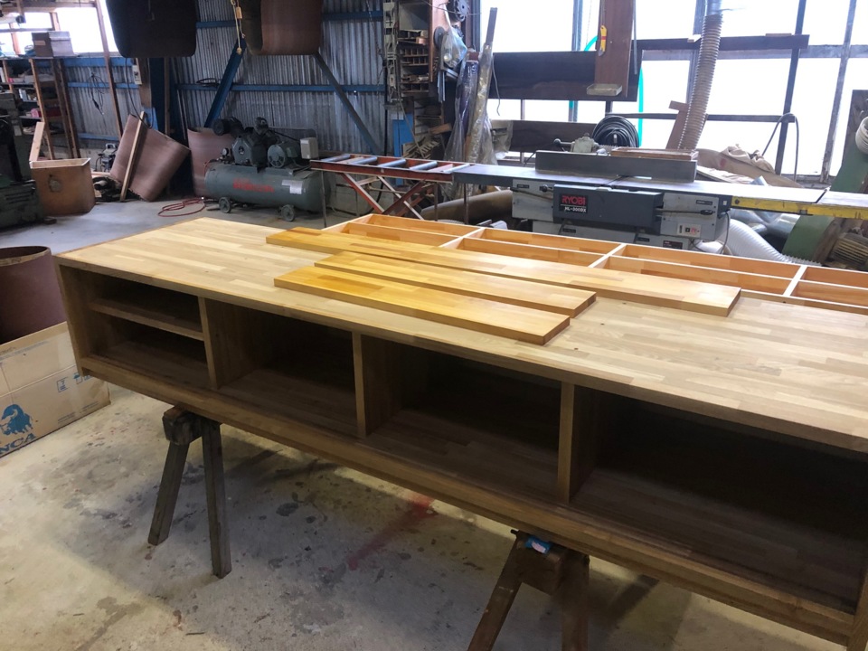 手作り家具です。自然塗料で塗装しました。