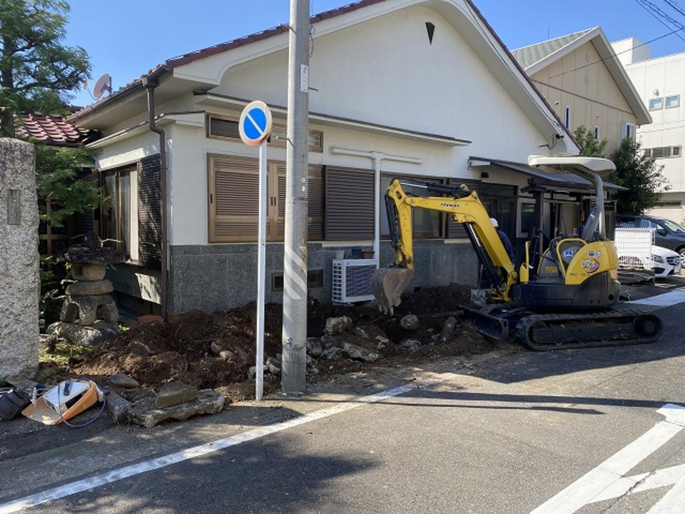 （I様邸外構工事・昭和区）長年お世話になっているI様邸、本日より外構工事に着工しました
