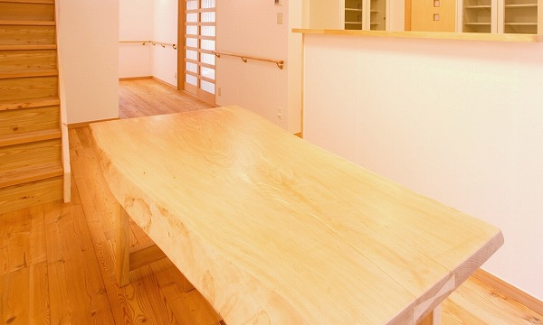 手作りファニチャー　家具・　大きなダイニングテーブル