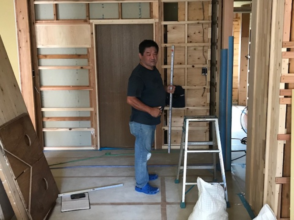 建具の寸法取りに来てくれた長瀬さんです。