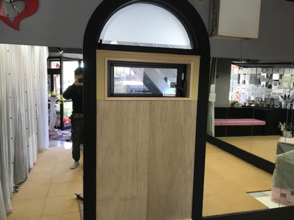 サッシ取付しました。