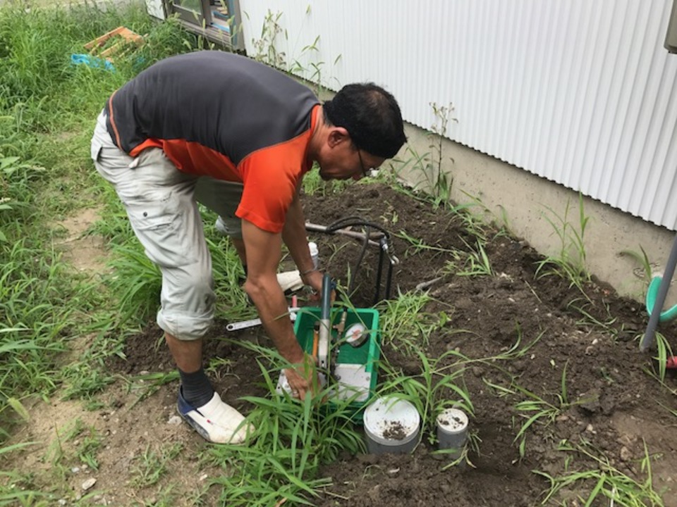 白井です、チェック中の早川さんです。