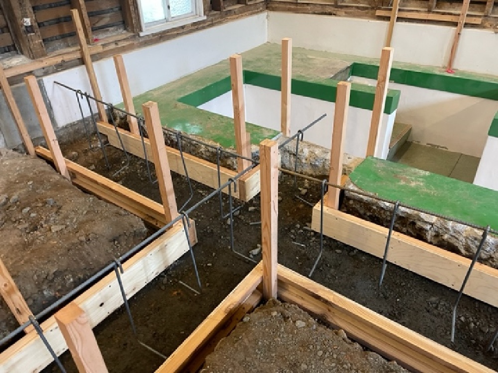 鉄筋施工中（寺西）