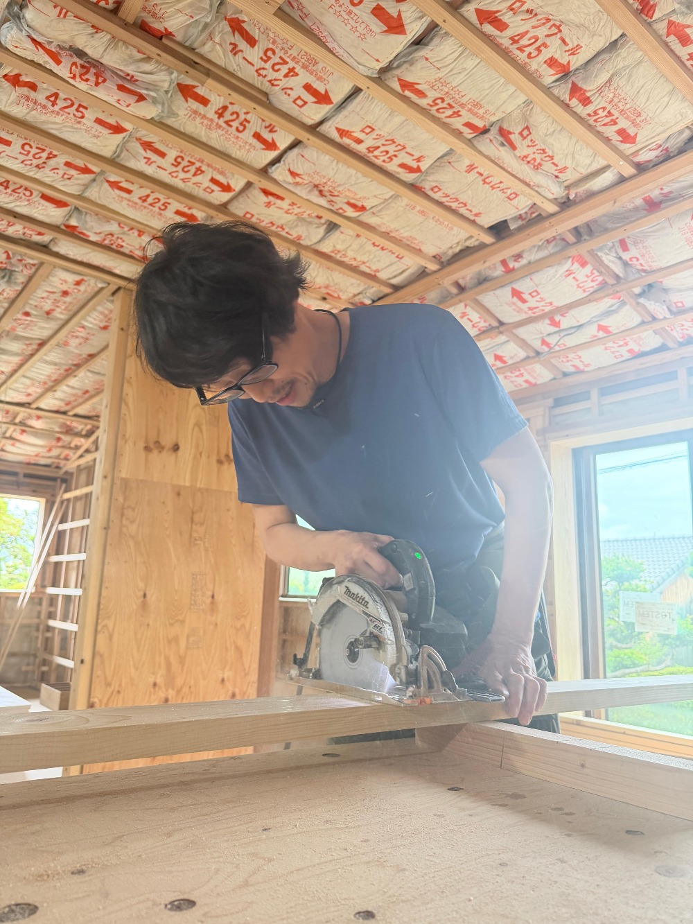 暑さも落ち着いてきたので 現場作業も捗ります。