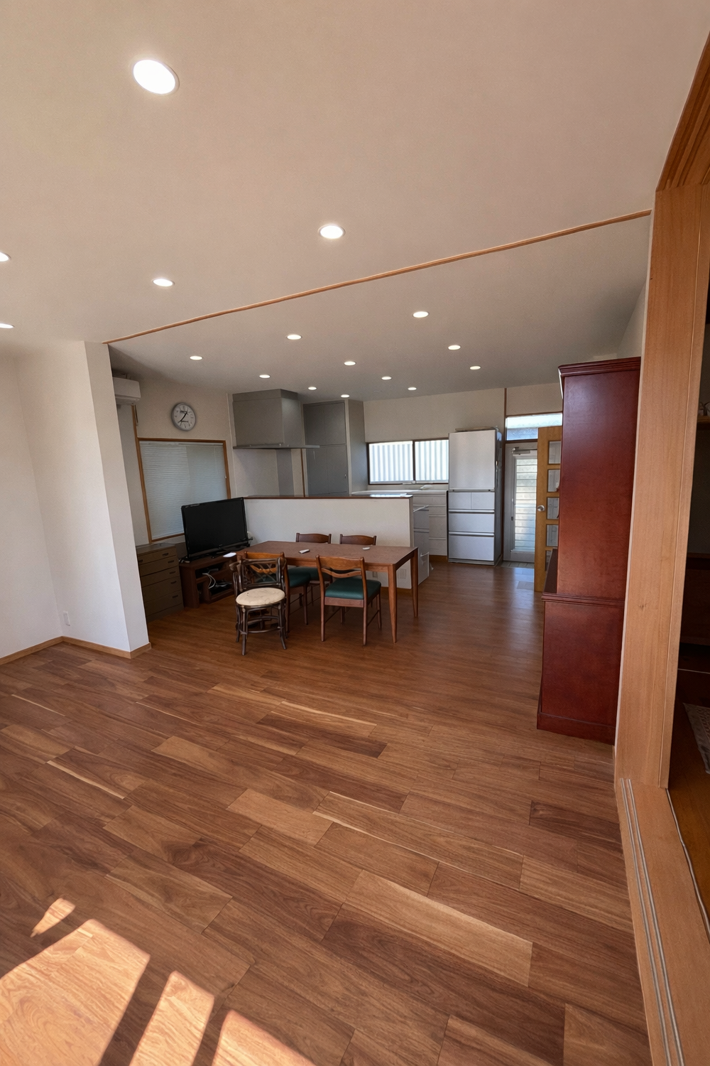 和室をダイニングにリノベーションした広々としたLDK空間