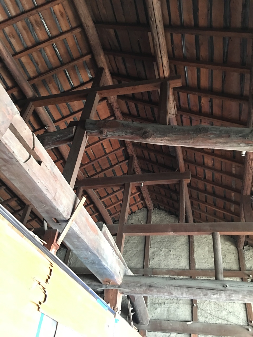 小屋組はこんな感じになっています！