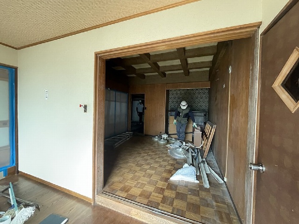 本日より本格的な解体が始まりました（白井）