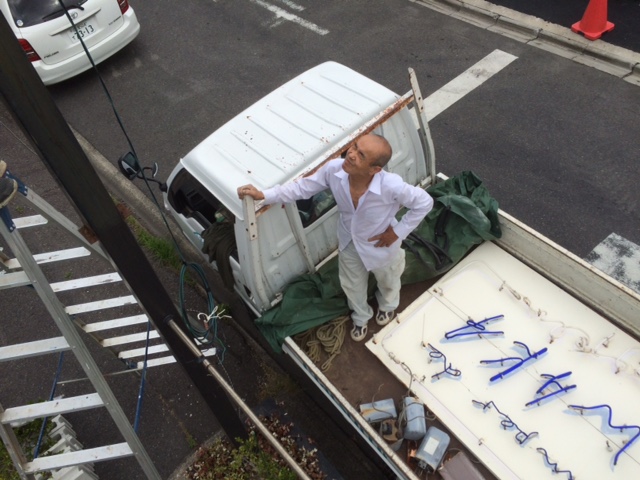 解体中の2人の顔が…。